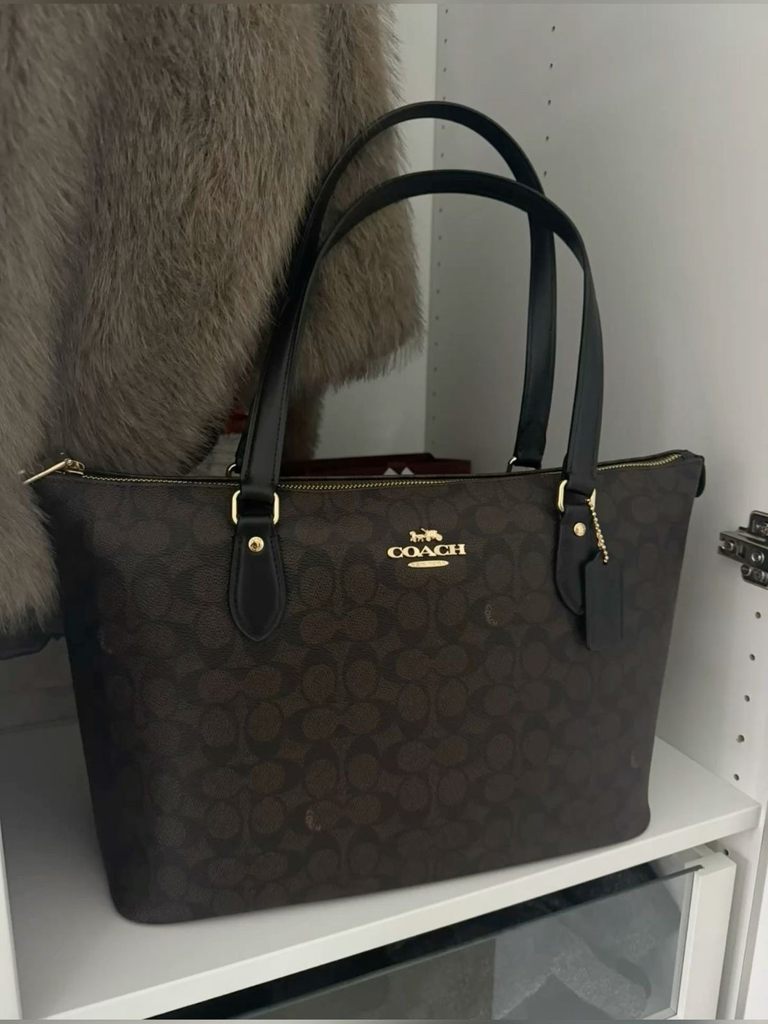  Preowned coach city tote bag